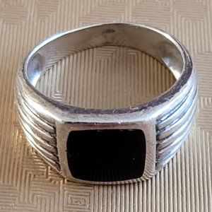 Mens 925 Sterling Silver ring with Black Onyx in center